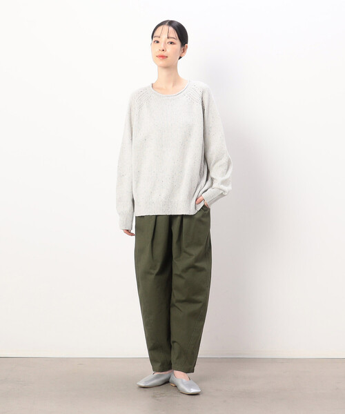 ONIGIRI（オニギリ）の「コットンカツラギ　テーパードパンツ（チノパンツ・レディース・カーキ/ベージュ・MEDIUM/LARGE）」の3枚目の写真