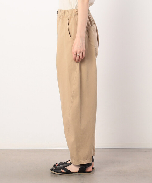 ONIGIRI（オニギリ）の「コットンカツラギ　テーパードパンツ（チノパンツ・レディース・カーキ/ベージュ・MEDIUM/LARGE）」の7枚目の写真