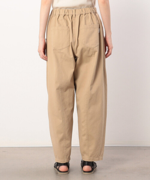 ONIGIRI（オニギリ）の「コットンカツラギ　テーパードパンツ（チノパンツ・レディース・カーキ/ベージュ・MEDIUM/LARGE）」の8枚目の写真