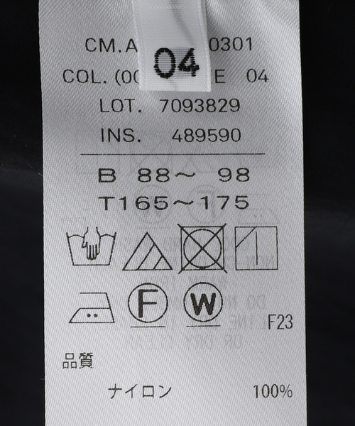 ATON（エイトン）の「【ATON / エイトン】TRAVEL NYLON PACKABLE COAT（ステンカラーコート・メンズ・ブラック/ホワイト系その他・4）」の19枚目の写真