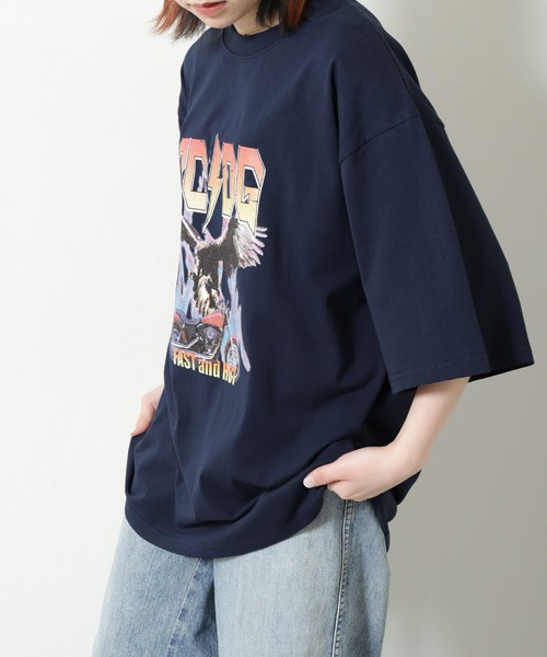 ZIP FIVE(ジップファイブ)の「【ZIP FIVE】レトロプリント ヴィンテージライク ロックプリント バンドTシャツ ビッグシルエットTシャツ 【ピグメント加工】(Tシャツ/カットソー・メンズ・ネイビー/チャコール/ブラック系/ブラック/ネイビー系/グレー系・MEDIUM/LARGE)」の21枚目の写真