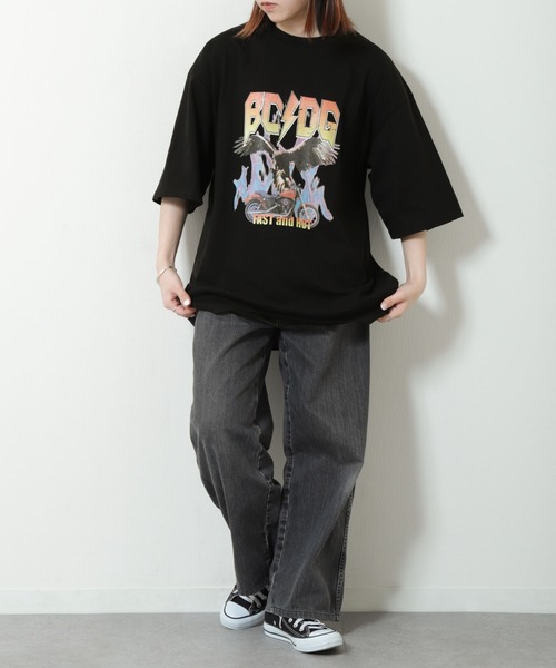 ZIP FIVE(ジップファイブ)の「【ZIP FIVE】レトロプリント ヴィンテージライク ロックプリント バンドTシャツ ビッグシルエットTシャツ 【ピグメント加工】(Tシャツ/カットソー・メンズ・ネイビー/チャコール/ブラック系/ブラック/ネイビー系/グレー系・MEDIUM/LARGE)」の10枚目の写真