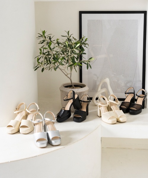 attagirl(アタガール)の「厚底ヒールアンクルストラップサンダル(サンダル・レディース・ホワイト系その他/ブラック系その他/アイボリー/ブラック/シルバー・S/M/L/LL)」の21枚目の写真