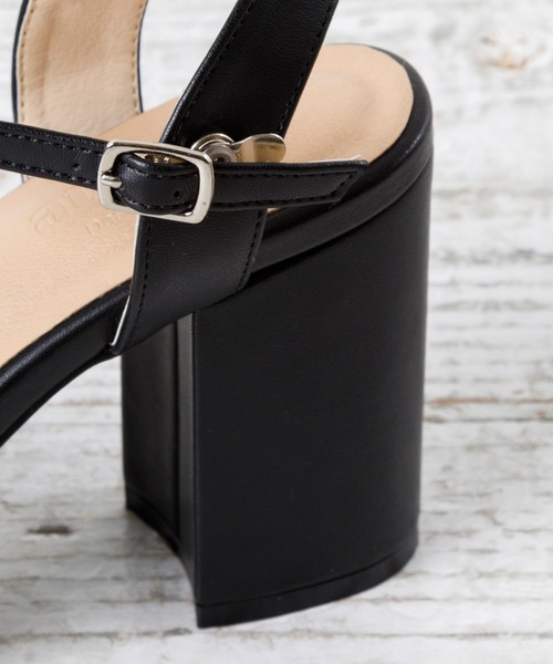 attagirl(アタガール)の「厚底ヒールアンクルストラップサンダル(サンダル・レディース・ホワイト系その他/ブラック系その他/アイボリー/ブラック/シルバー・S/M/L/LL)」の7枚目の写真