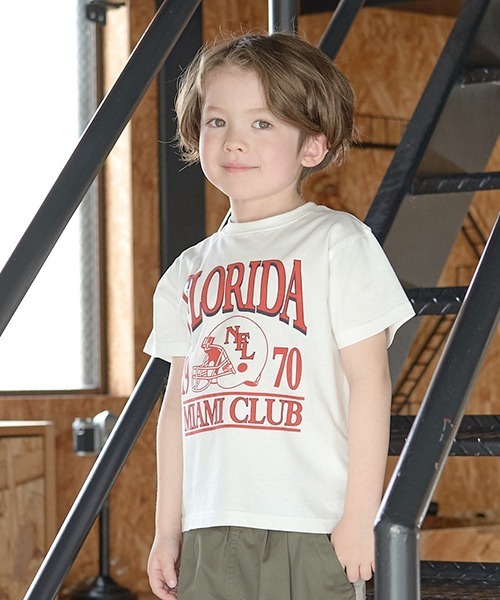 b・ROOM（ビールーム）の「【型崩れしないやわらかコットン】選べる8パターンオリジナルプリントTシャツ（Tシャツ/カットソー・キッズ・オフホワイト/ブルー/バイオレット/トップグレー/ライトベージュ/ブルーグリーン/ブラック/マスタード・110cm/140cm/120cm/100cm/130cm/150cm）」の2枚目の写真