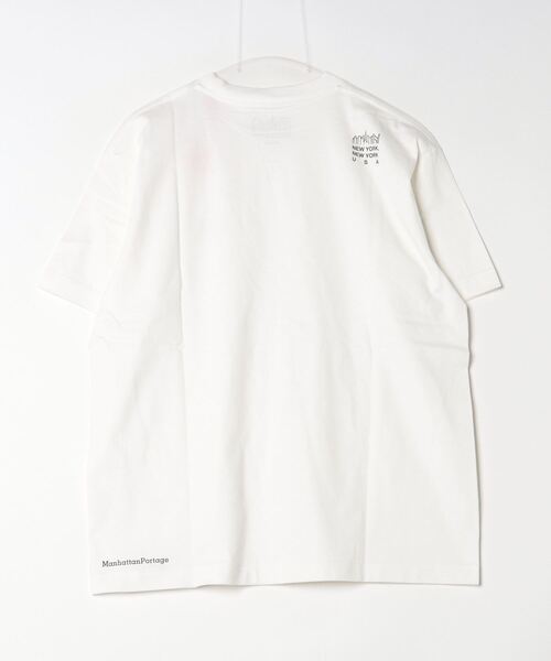 Manhattan Portage（マンハッタンポーテージ）の「[MANHATTAN PORTAGE/マンハッタンポーテージ] スカイラインワンポイントロゴ ショートスリーブTシャツ（Tシャツ/カットソー・レディース・ブラック/ホワイト・M/L）」の3枚目の写真