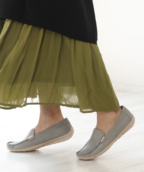 DEMETER(デメテル)の「超軽量 ソフトレザー ゴールドビット ドライビングシューズ(モカシン/デッキシューズ・レディース・ベージュ系その他/ブラック/グレー系その他/ブラック系その他/ネイビー系/ホワイト系その他/ホワイト/ネイビー/ベージュ/グレー・S/M/L/LL)」の6枚目の写真