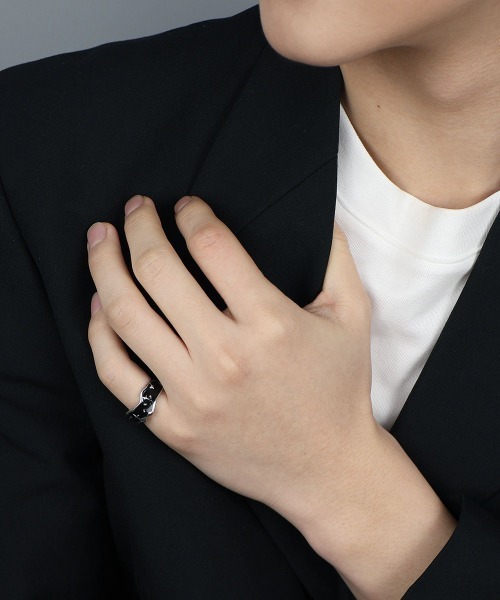 4INT.（フォイント）の「ブラス ブラック デザインリング（リング・メンズ・シルバー・11号）」の6枚目の写真