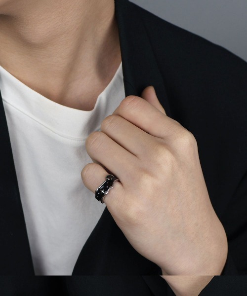4INT.（フォイント）の「ブラス ブラック デザインリング（リング・メンズ・シルバー・11号）」の7枚目の写真