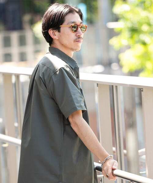 ITEMS URBANRESEARCH（アイテムズ アーバンリサーチ）の「『セットアップ対応』吸水速乾 ドットメッシュ 半袖シャツ（シャツ/ブラウス・メンズ・ブラック/カーキ/ブラウン系その他・MEDIUM/LARGE）」の18枚目の写真