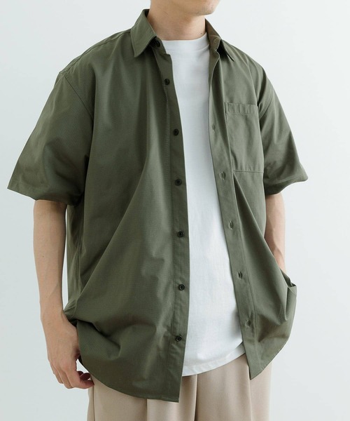 ITEMS URBANRESEARCH（アイテムズ アーバンリサーチ）の「『セットアップ対応』吸水速乾 ドットメッシュ 半袖シャツ（シャツ/ブラウス・メンズ・ブラック/カーキ/ブラウン系その他・MEDIUM/LARGE）」の19枚目の写真