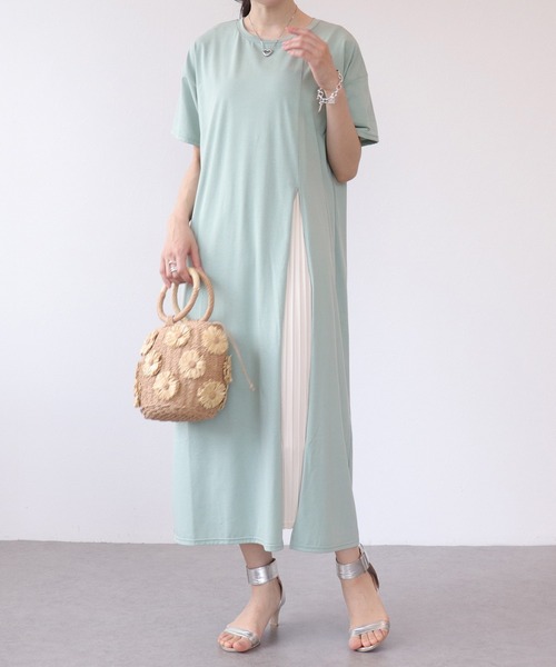 Three Four Time(スリーフォータイム)の「『2枚セット』サイドスリットワンピース×プリーツワンピース(ワンピース・レディース・ブラック/ブルー/グリーン・FREE)」の1枚目の写真