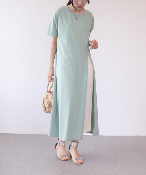 Three Four Time(スリーフォータイム)の「『2枚セット』サイドスリットワンピース×プリーツワンピース(ワンピース・レディース・ブラック/ブルー/グリーン・FREE)」の6枚目の写真