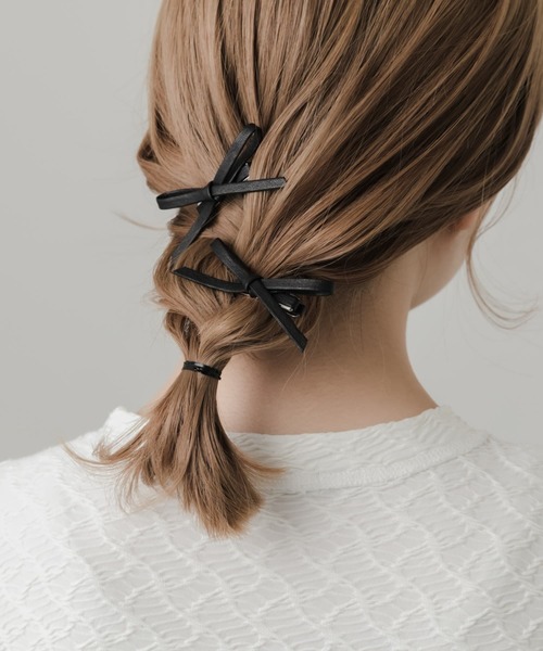 SMELLY（スメリー）の「フェイクレザーリボン2セットピン（ヘアピン・レディース・シルバー/ブラック・-）」の7枚目の写真
