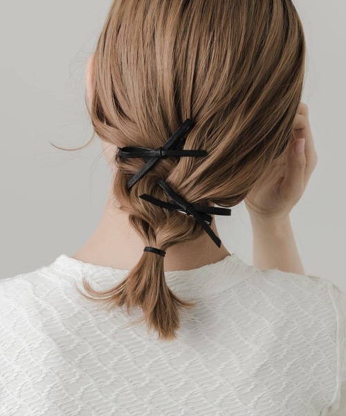 SMELLY（スメリー）の「フェイクレザーリボン2セットピン（ヘアピン・レディース・シルバー/ブラック・-）」の8枚目の写真