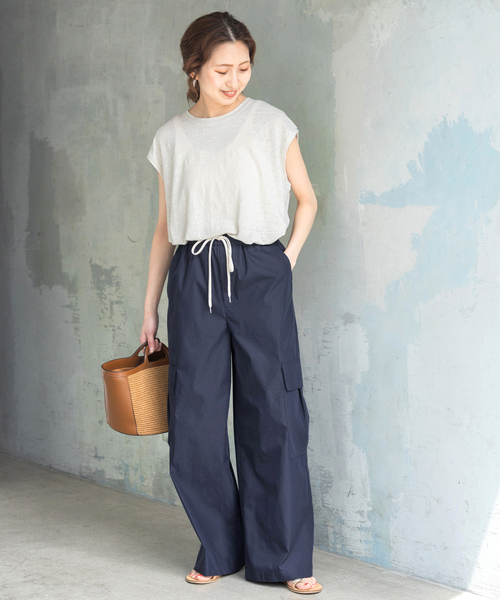 Spick & Span（スピックアンドスパン）の「カーゴポケットイージーパンツ（カーゴパンツ・レディース・ネイビー・FREE）」の2枚目の写真