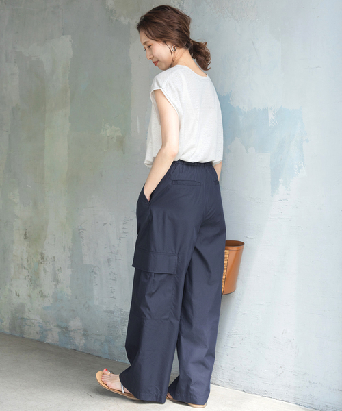 Spick & Span（スピックアンドスパン）の「カーゴポケットイージーパンツ（カーゴパンツ・レディース・ネイビー・FREE）」の3枚目の写真