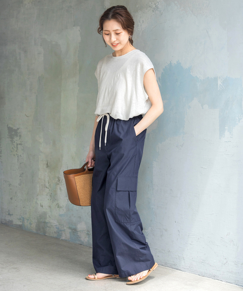 Spick & Span（スピックアンドスパン）の「カーゴポケットイージーパンツ（カーゴパンツ・レディース・ネイビー・FREE）」の4枚目の写真