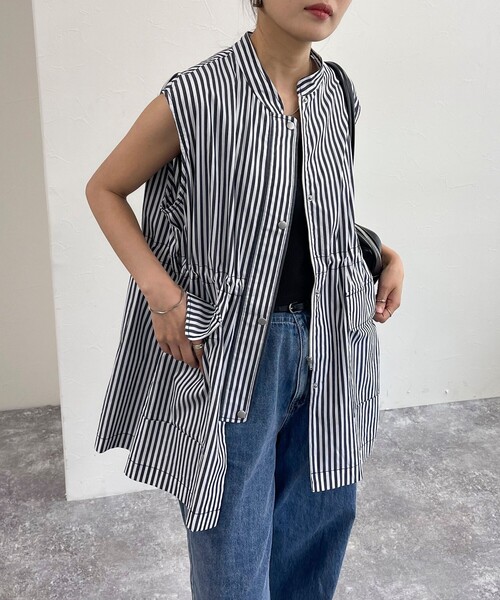 fredy emue（フレディエミュ）の「ミリタリーシャツジレ（ベスト・レディース・オフホワイト/ブルー系その他/ブラック・38）」の4枚目の写真