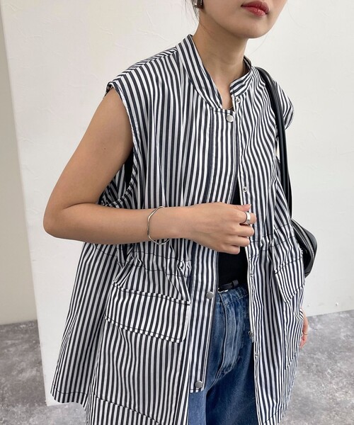 fredy emue（フレディエミュ）の「ミリタリーシャツジレ（ベスト・レディース・オフホワイト/ブルー系その他/ブラック・38）」の9枚目の写真