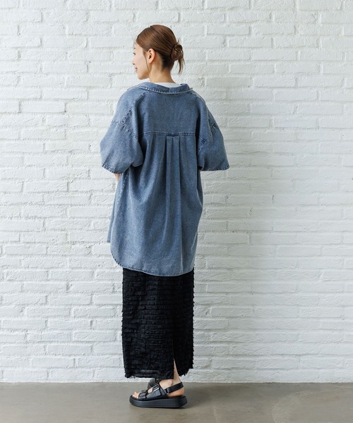 LAKOLE（ラコレ）の「ケミカルウォッシュシャツ半袖 / 128640（シャツ/ブラウス・レディース・ライトブルー/ブラック/ブルー・FREE）」の6枚目の写真