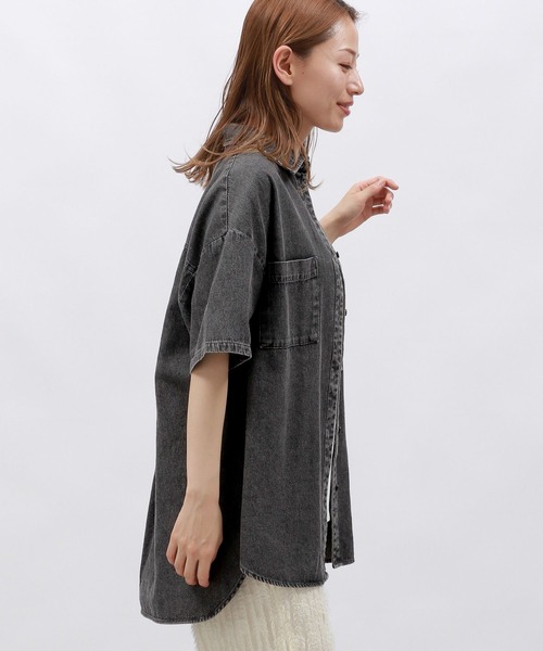 LAKOLE（ラコレ）の「ケミカルウォッシュシャツ半袖 / 128640（シャツ/ブラウス・レディース・ライトブルー/ブラック/ブルー・FREE）」の11枚目の写真