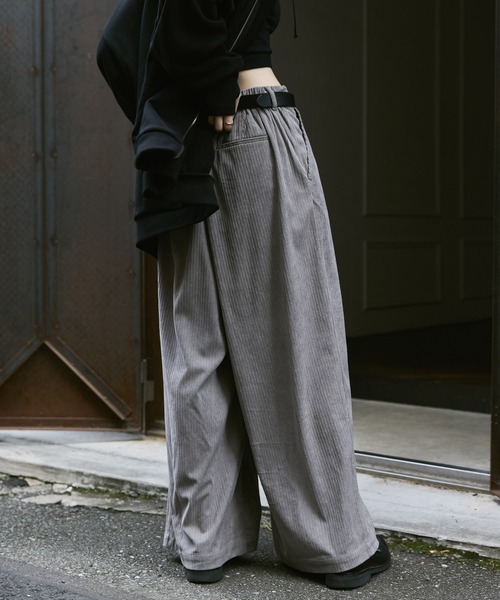 remer（リメール）の「loose drape corduroy wide PT / ルーズドレープコーデュロイワイドパンツ（その他パンツ・メンズ・ブルー/ブラウン/グレイッシュベージュ/ブラック・LARGE/MEDIUM/SMALL/X-SMALL）」の9枚目の写真