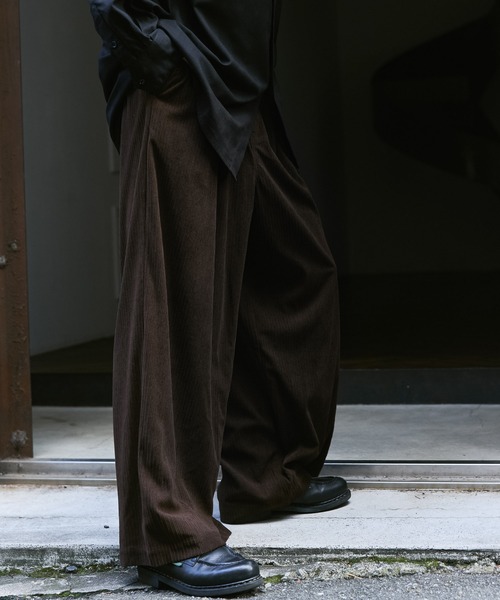 remer（リメール）の「loose drape corduroy wide PT / ルーズドレープコーデュロイワイドパンツ（その他パンツ・メンズ・ブルー/ブラウン/グレイッシュベージュ/ブラック・LARGE/MEDIUM/SMALL/X-SMALL）」の18枚目の写真