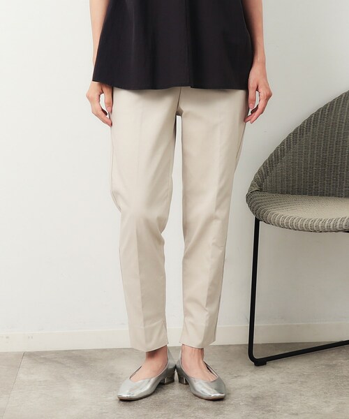 OPAQUE.CLIP(オペークドットクリップ)の「UV クールタッチストレッチテーパードパンツ【洗濯機洗い可/接触冷感】(その他パンツ・レディース・ブラック/ライトベージュ/ライトブルー・36/38/40/42)」の10枚目の写真