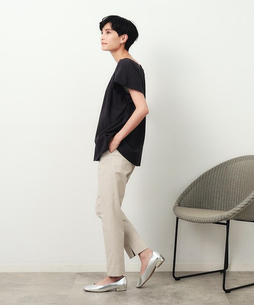 OPAQUE.CLIP(オペークドットクリップ)の「UV クールタッチストレッチテーパードパンツ【洗濯機洗い可/接触冷感】(その他パンツ・レディース・ブラック/ライトベージュ/ライトブルー・36/38/40/42)」の12枚目の写真