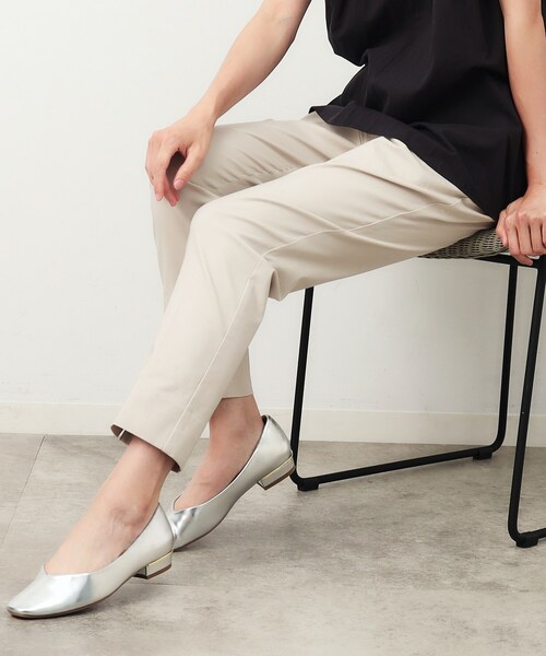 OPAQUE.CLIP(オペークドットクリップ)の「UV クールタッチストレッチテーパードパンツ【洗濯機洗い可/接触冷感】(その他パンツ・レディース・ブラック/ライトベージュ/ライトブルー・36/38/40/42)」の5枚目の写真