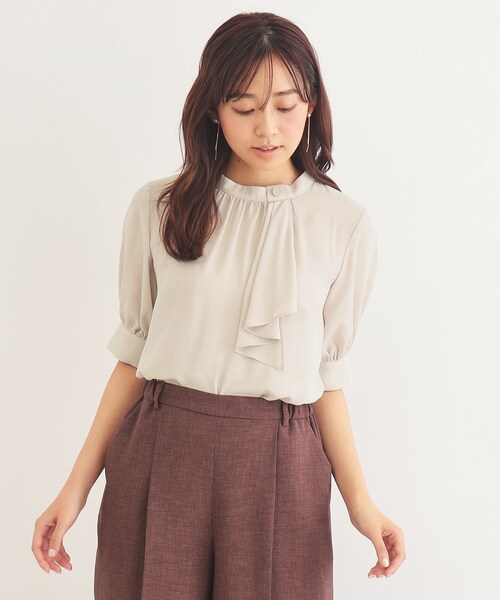 index（インデックス）の「◆アシメボウタイブラウス【洗濯機洗い可/イージーアイロン】（シャツ/ブラウス・レディース・ナチュラル/ホワイト系3/ネイビー・40/38/42/36）」の4枚目の写真