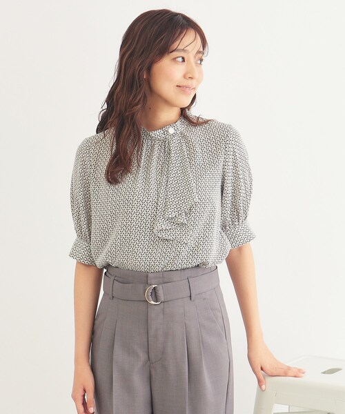 index（インデックス）の「◆アシメボウタイブラウス【洗濯機洗い可/イージーアイロン】（シャツ/ブラウス・レディース・ナチュラル/ホワイト系3/ネイビー・40/38/42/36）」の12枚目の写真