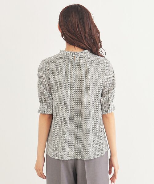 index（インデックス）の「◆アシメボウタイブラウス【洗濯機洗い可/イージーアイロン】（シャツ/ブラウス・レディース・ナチュラル/ホワイト系3/ネイビー・40/38/42/36）」の18枚目の写真