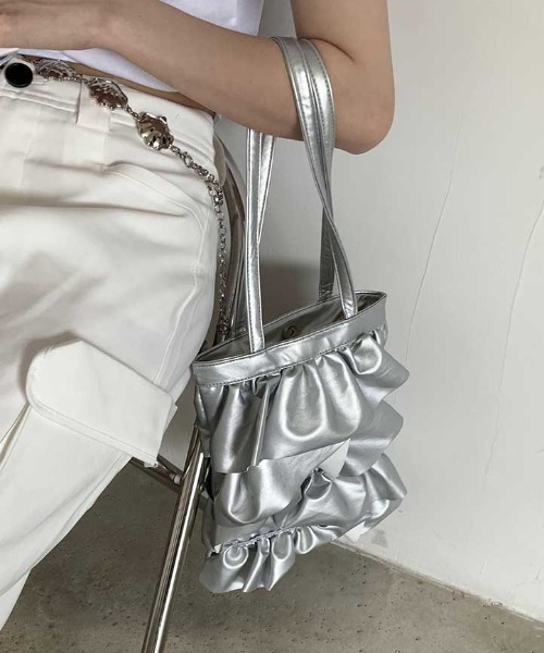 Vipoa（ヴィポア）の「tiered frill mini tote（トートバッグ・レディース・ブラック/シルバー・FREE）」の5枚目の写真