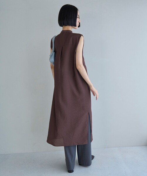 UNFILO（アンフィーロ）の「シアーサテン ロングシャツワンピース（シャツワンピース・レディース・ワイン系/ブラック系/ライトイエロー系・X-LARGE）」の20枚目の写真