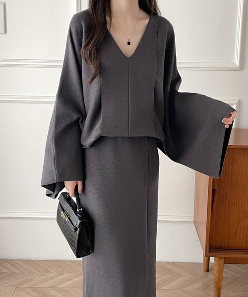 ABITOKYO(アビトーキョー)の「フレアスリーブVネックニットプルオーバーセットアップ(セットアップ・レディース・ブラウン/ベージュ/チャコールグレー・L/M)」の15枚目の写真