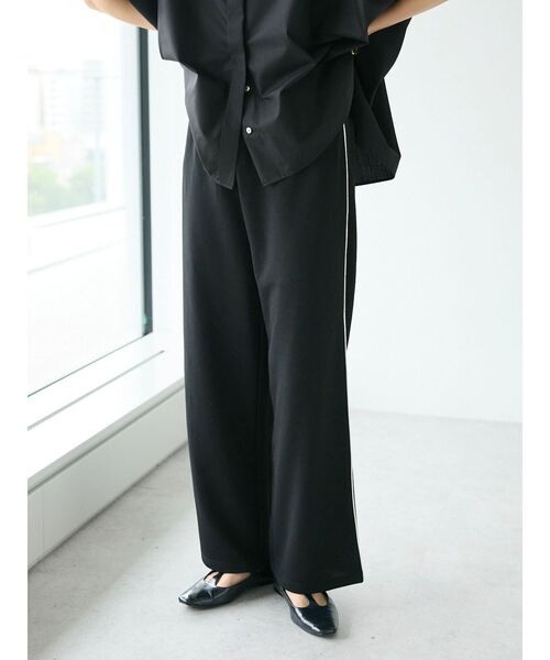 CRAFT STANDARD BOUTIQUE(クラフトスタンダードブティック)の「パイピングラインパンツ(その他パンツ・レディース・レッド/チャコールグレー/ブラック/モカ・M/L)」の22枚目の写真