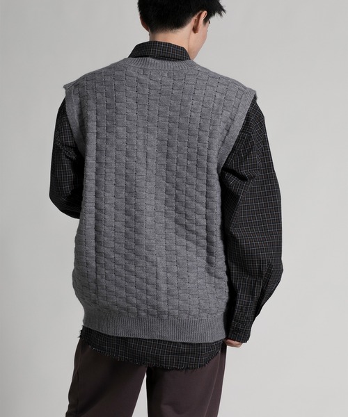 aimoha（アイモハ）の「【aimoha neo】 Textured V-Neck Knit Vest（ベスト・メンズ・ダークグレー/ベージュ/ホワイト/ブラック・MEDIUM/LARGE/X-LARGE/XX-LARGE/XXX-LARGE）」の12枚目の写真