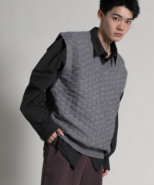 aimoha（アイモハ）の「【aimoha neo】 Textured V-Neck Knit Vest（ベスト・メンズ・ダークグレー/ベージュ/ホワイト/ブラック・MEDIUM/LARGE/X-LARGE/XX-LARGE/XXX-LARGE）」の14枚目の写真