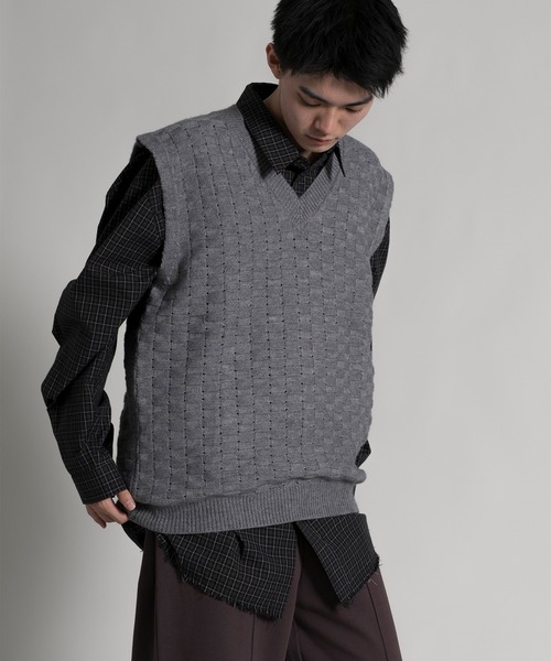 aimoha（アイモハ）の「【aimoha neo】 Textured V-Neck Knit Vest（ベスト・メンズ・ダークグレー/ベージュ/ホワイト/ブラック・MEDIUM/LARGE/X-LARGE/XX-LARGE/XXX-LARGE）」の15枚目の写真