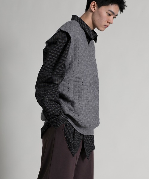 aimoha（アイモハ）の「【aimoha neo】 Textured V-Neck Knit Vest（ベスト・メンズ・ダークグレー/ベージュ/ホワイト/ブラック・MEDIUM/LARGE/X-LARGE/XX-LARGE/XXX-LARGE）」の17枚目の写真