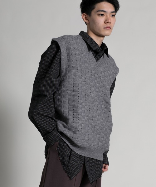 aimoha（アイモハ）の「【aimoha neo】 Textured V-Neck Knit Vest（ベスト・メンズ・ダークグレー/ベージュ/ホワイト/ブラック・MEDIUM/LARGE/X-LARGE/XX-LARGE/XXX-LARGE）」の19枚目の写真