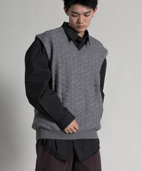 aimoha（アイモハ）の「【aimoha neo】 Textured V-Neck Knit Vest（ベスト・メンズ・ダークグレー/ベージュ/ホワイト/ブラック・MEDIUM/LARGE/X-LARGE/XX-LARGE/XXX-LARGE）」の20枚目の写真