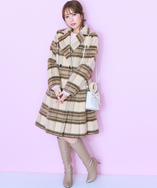 marun(マルン)の「<大きいサイズ> シャギーチェックコート marun(チェスターコート・レディース・ブラウン系・LL/L/5L/4L/3L)」の4枚目の写真