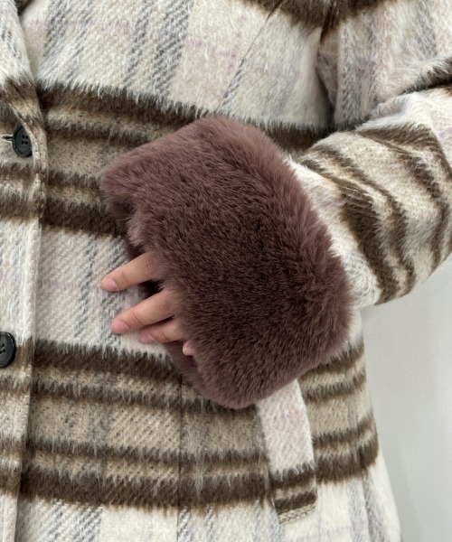 marun(マルン)の「<大きいサイズ> シャギーチェックコート marun(チェスターコート・レディース・ブラウン系・LL/L/5L/4L/3L)」の8枚目の写真