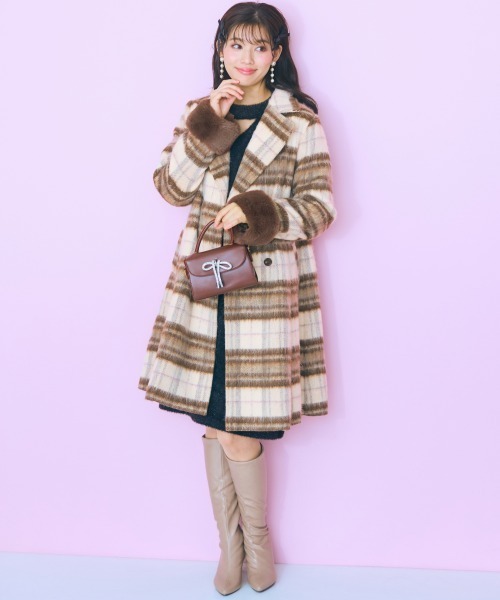 marun(マルン)の「<大きいサイズ> シャギーチェックコート marun(チェスターコート・レディース・ブラウン系・LL/L/5L/4L/3L)」の15枚目の写真