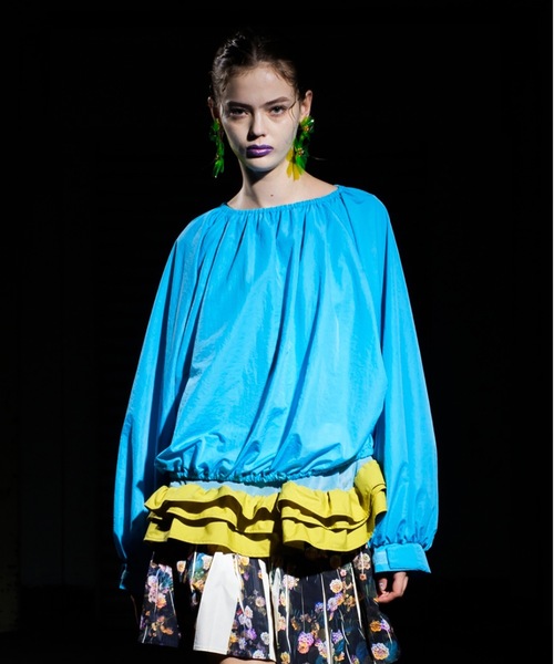 NON TOKYO（ノントーキョー）の「FRILL HEM NYLON PULLOVER（その他トップス・レディース・アイボリー/ブラック/ブルー・FREE）」の4枚目の写真