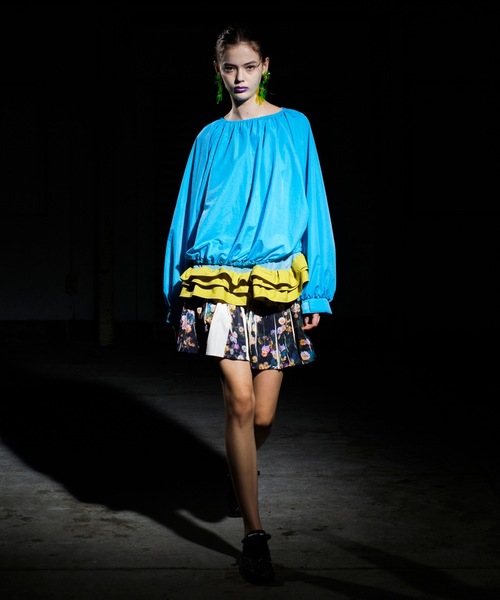 NON TOKYO（ノントーキョー）の「FRILL HEM NYLON PULLOVER（その他トップス・レディース・アイボリー/ブラック/ブルー・FREE）」の5枚目の写真