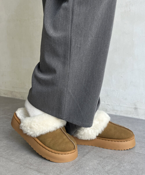 CPCM(シーピーシーエム)の「厚底ムートンシューズ(ブーツ・レディース・ブラック/キャメル・SMALL/MEDIUM/LARGE)」の2枚目の写真